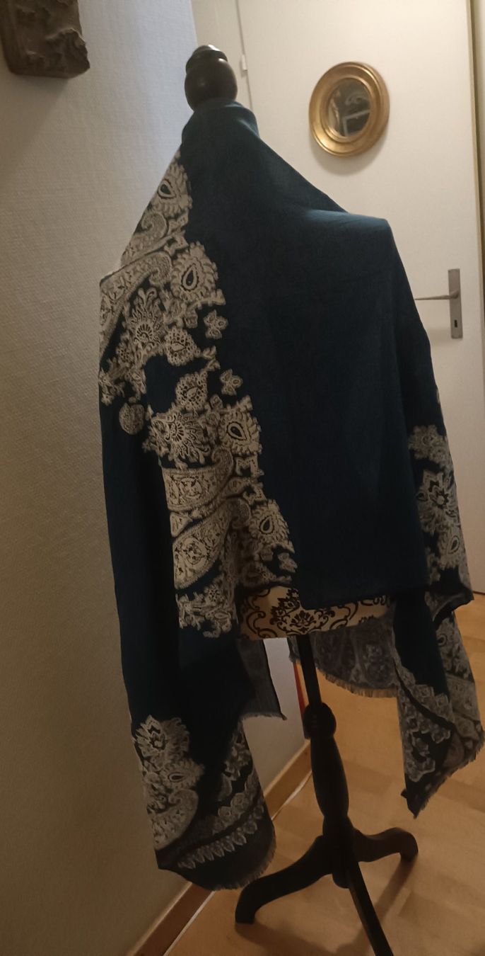 Foulard & Sciarpe: Foulard Petrusse – Nuovo e nell'imballaggio originale da Schaffhausen venduto da sim_j822 5