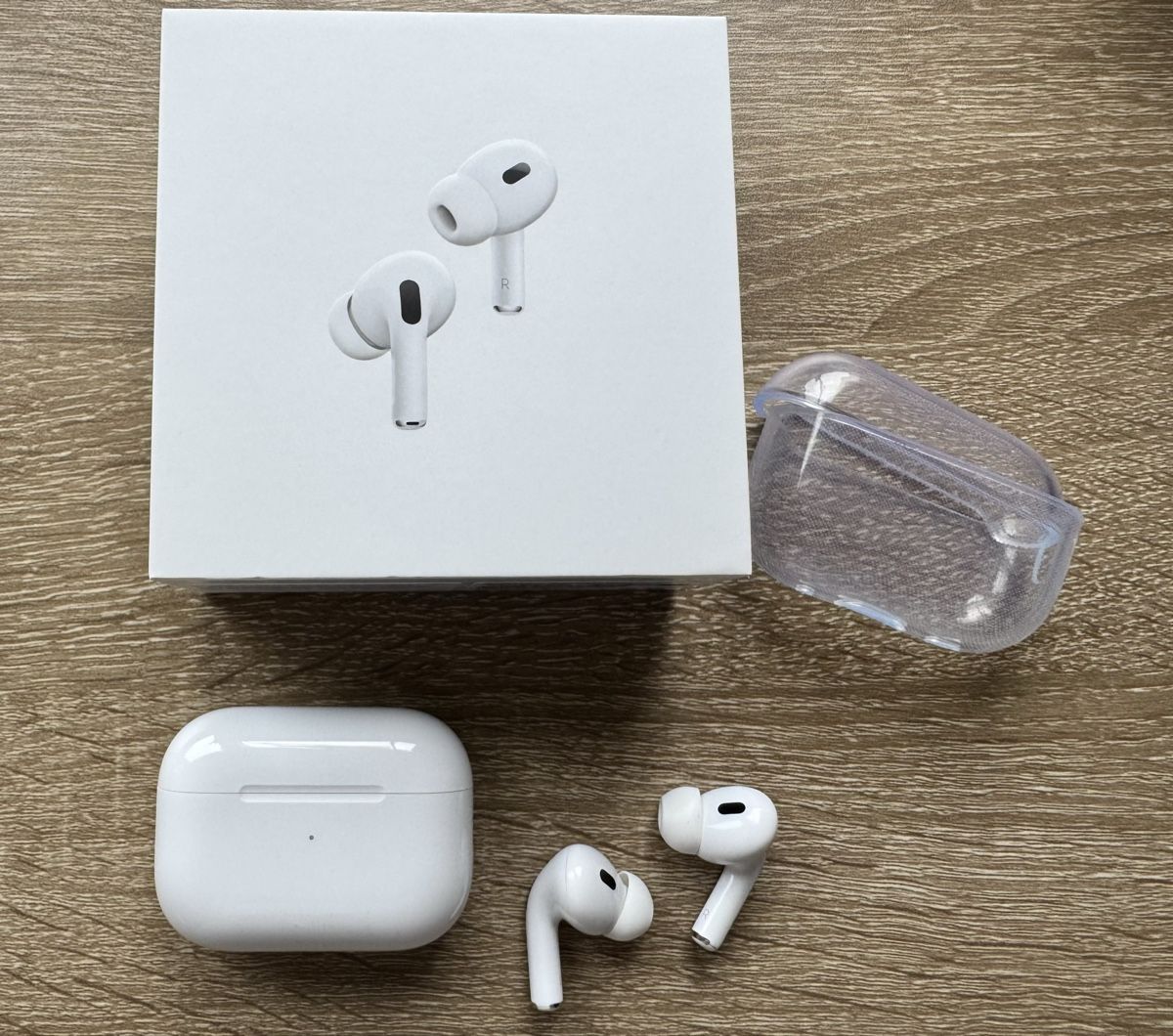 Apple Cuffie: APPLE AirPods Pro 2 - Wireless / MagSafe Charging Case – Usato da Zürich venduto da collins9_kate1