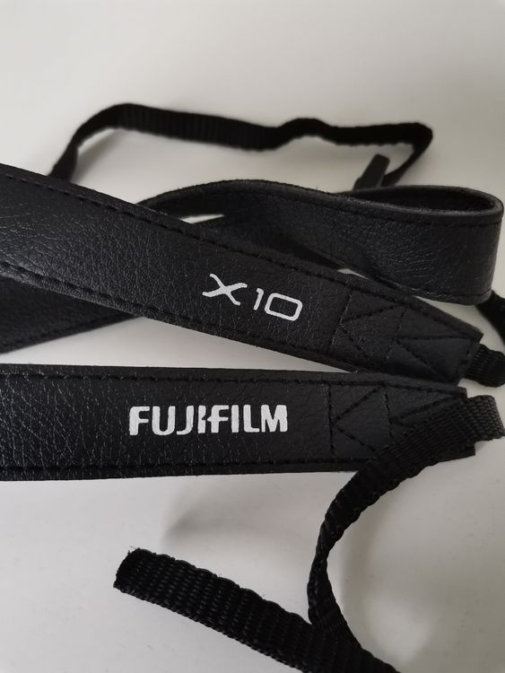 Fujifilm x10 courroie originale (D'occasion) à Riaz pour CHF 5 – avec ...