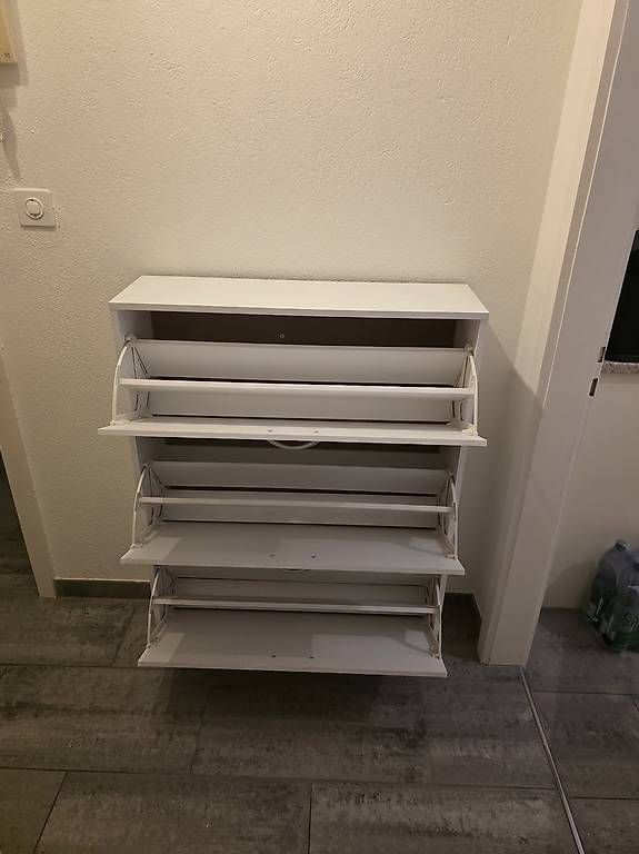 Armoires: Schuhschrank in weiss (gebraucht)  – D'occasion à Schaffhausen par dan_h6hm 1