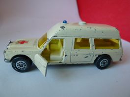 ab  5.--.   SIKU - Mercedes Krankenwagen - Kult-Modell