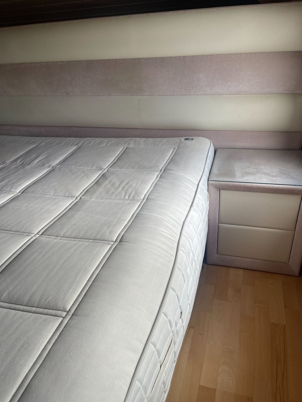 Letti: EXKLUSIVES DESIGN-BOXSPRINGBETT 2x2m – Usato da Siblingen venduto da Woltersdorf50 1
