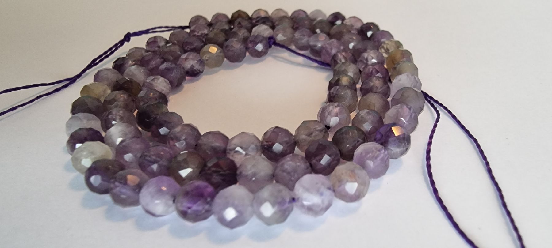 Mineralien & Heilsteine: Amethyst facettiert 4 ,3 mm. Strang – Neu und originalverpackt aus Menziken von Mirager 1