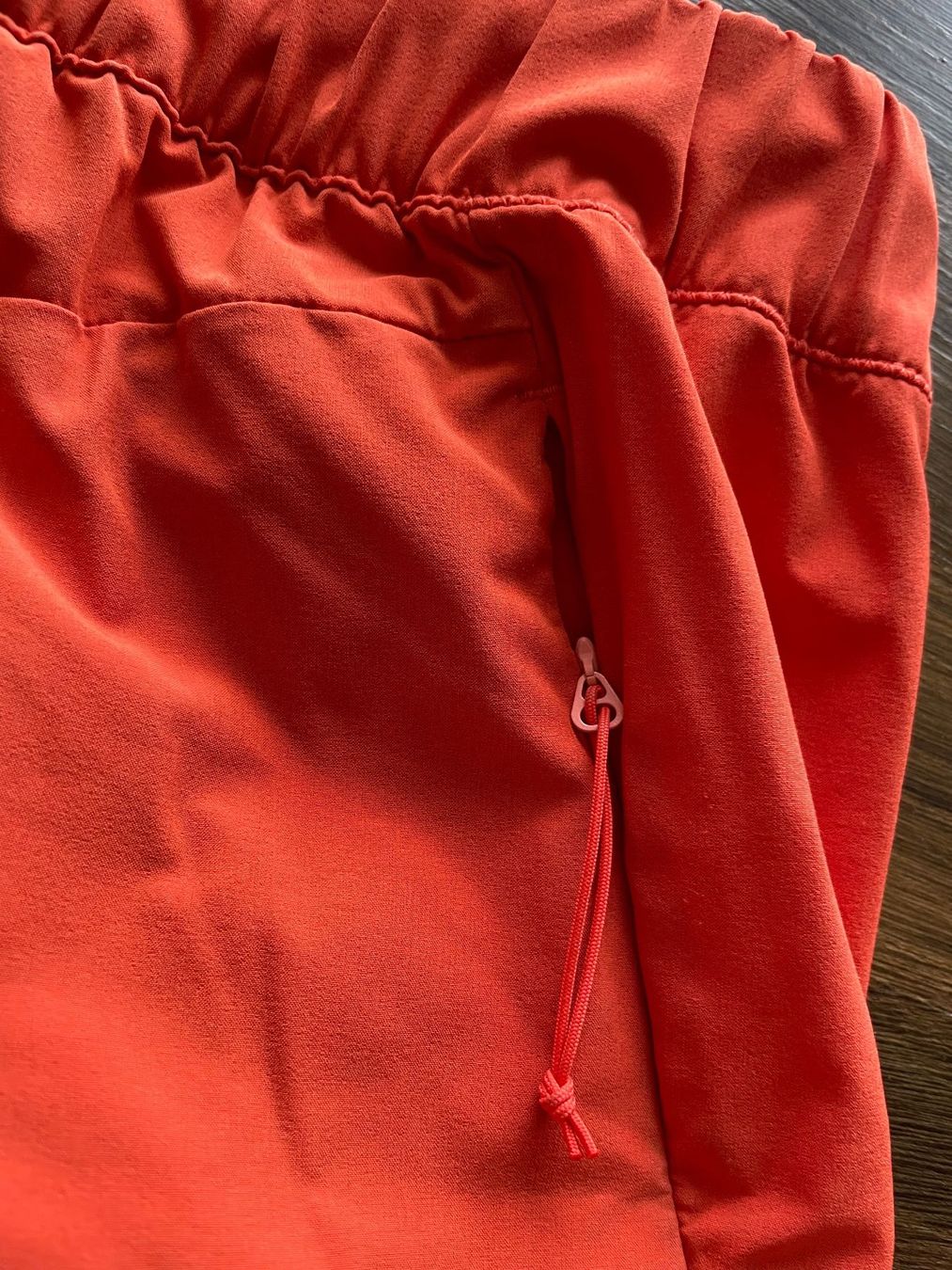North Face Pantaloni: The North Face short – Usato da Olten venduto da B3ren 2
