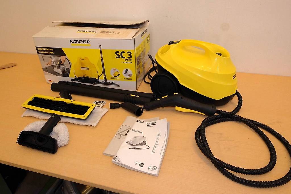 Kärcher Nettoyeurs à vapeur: Kärcher SC 3 EasyFix Dampfreiniger fast neu – D'occasion à Basel par Bertob