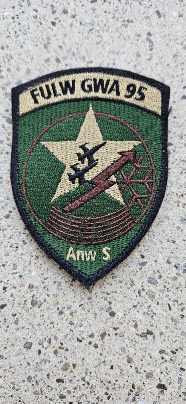 Schweizer Armee Placchette & Badge: *** Badge Luftwaffe mit klett *** – Nuovo e nell'imballaggio originale da Riedholz venduto da fr_sIruP