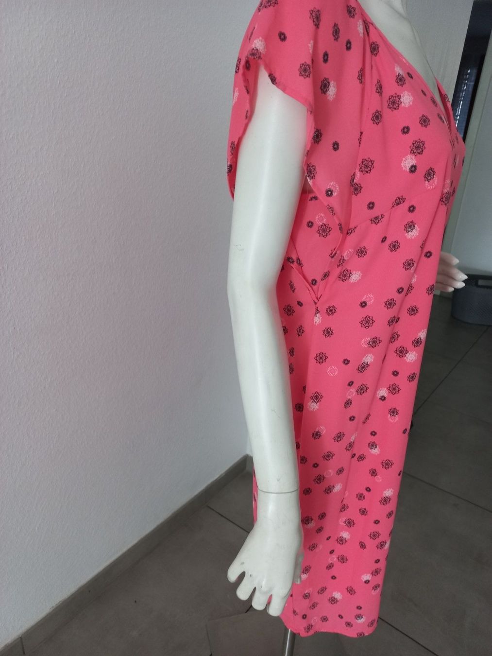 Robes: Kleid – Neuf (Voir description) à Basel par zaa_7ft5 2