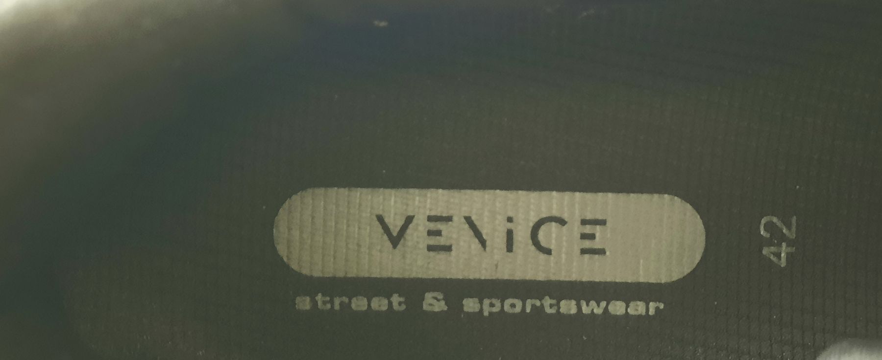 Scarpe da uomo: Sneakers schwarz Gr.42 – Nuovo e nell'imballaggio originale da Rotkreuz venduto da schweizerin72 3