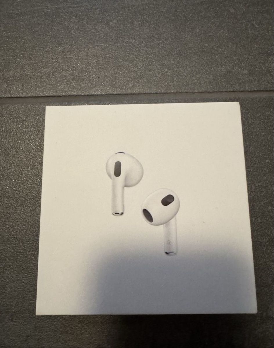 Apple Cuffie: Apple AirPods 3. Generation. – Usato da Bern venduto da yolandaschnegg