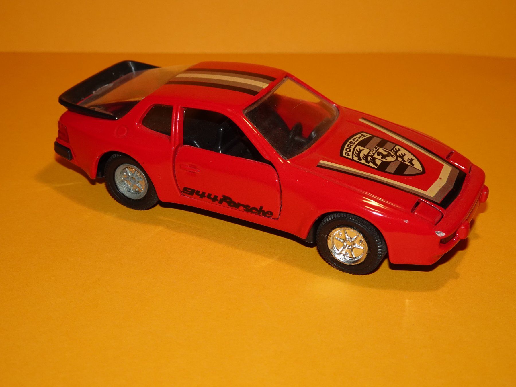 Porsche Modellini d'auto: PORSCHE 944 Turbo No.8307 – Nuovo (secondo la descrizione) da Hütten venduto da Technics01LT 1