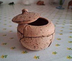 Kleine Dose mit Kork verkleidet, mit Deckel, rund