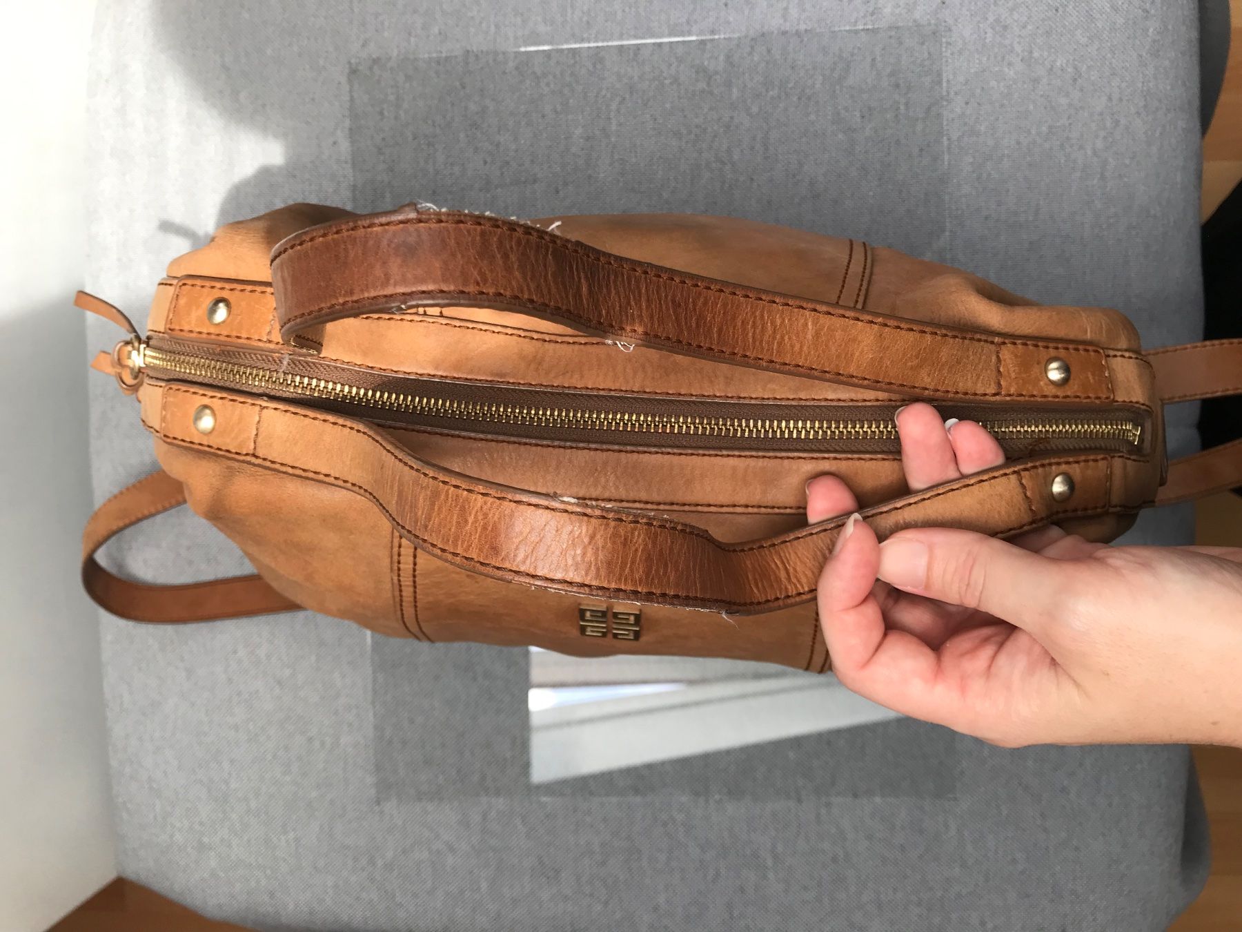 Givenchy Borse da donna: Sac Givenchy cognac – Usato da Basel venduto da Maria-Alexa 4