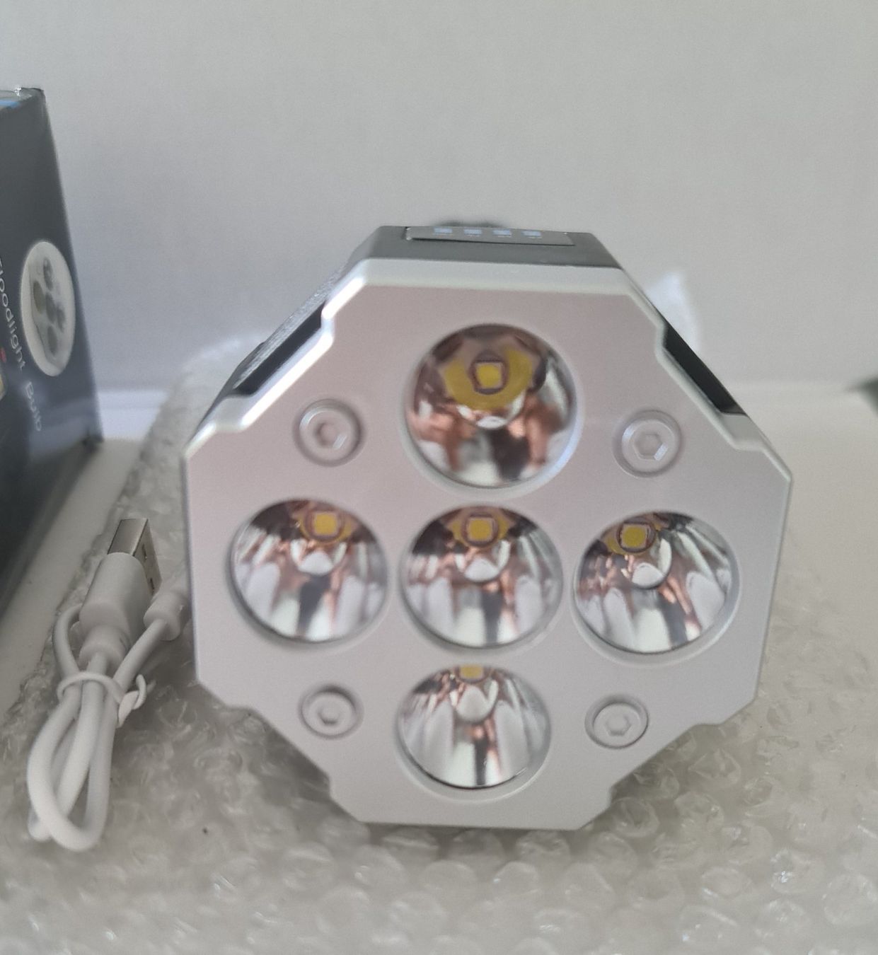 Lampade: Wiederaufladbare LED Taschenlampen – Nuovo e nell'imballaggio originale da Uerkheim venduto da Kaufoption 5