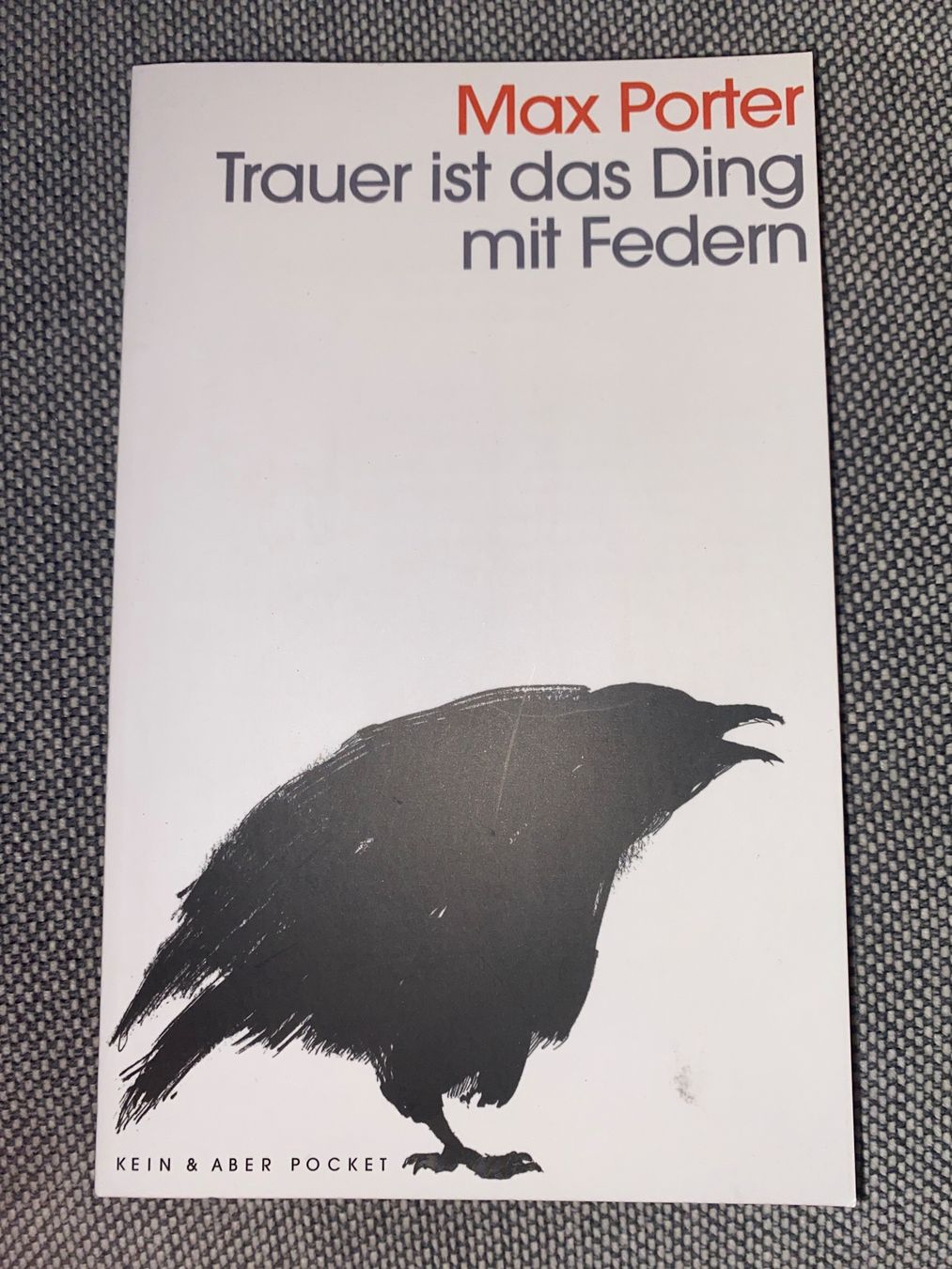 Libri: Max Porter: Trauer ist das Ding mit Federn – Usato da Schmerikon venduto da tam_k9vb