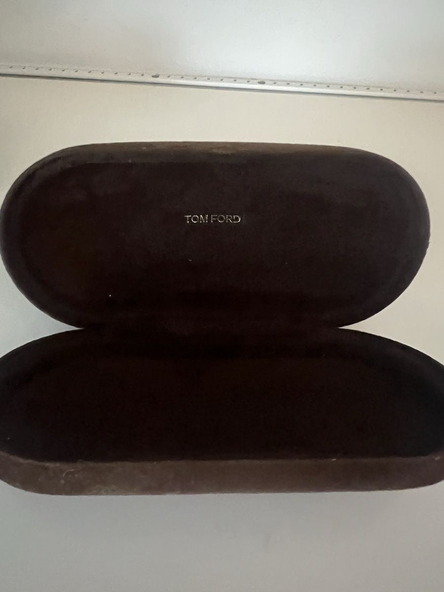 Tom Ford Occhiali & Lenti: Tom Ford sunglasses case (without sunglasses)  – Usato da Oberägeri venduto da rus_7vhx