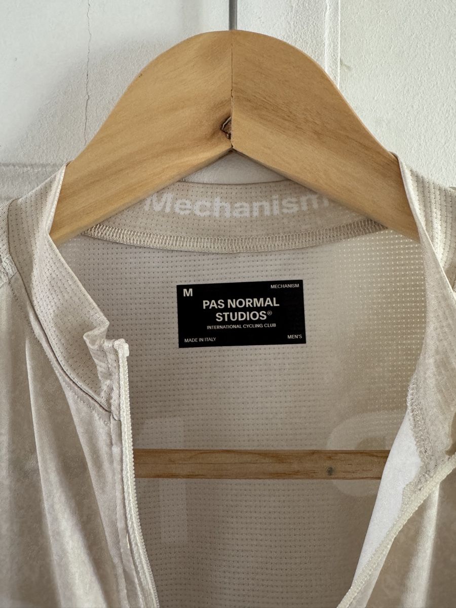 Pas Normal Studios Canottiere & Pantaloni: Pas Normal Studios Jersey  – Usato da Diesse venduto da second_life 2