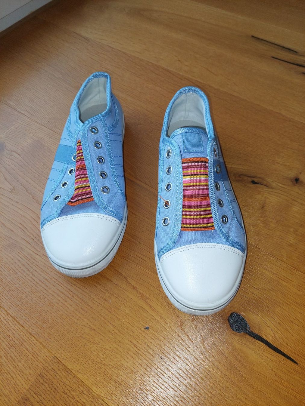 Scarpe per ragazze: Stoffschuhe Gr. 35 – Usato da Bözberg venduto da Zimt104