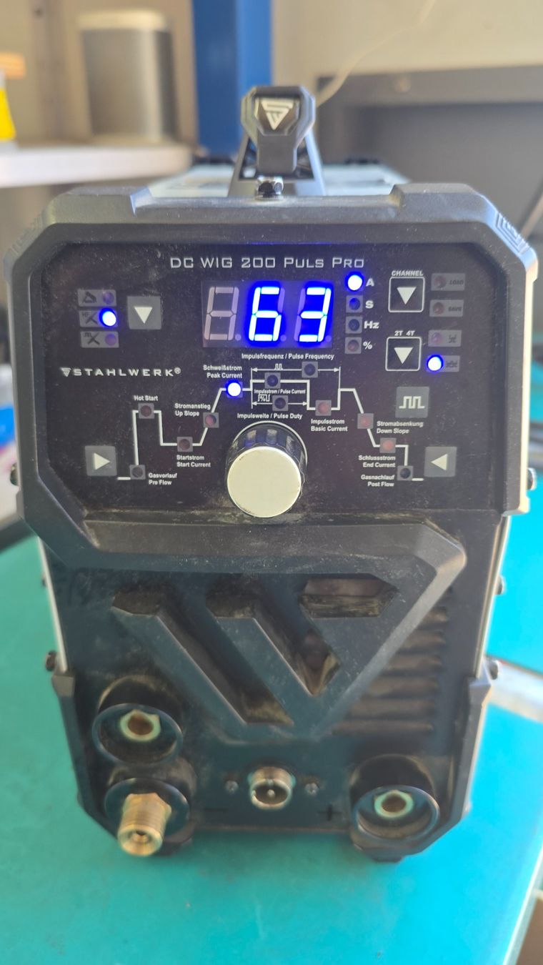 Saldatori: TIG Schweissgerät DC 200A Puls 230V – Usato da Neuenegg venduto da Schwab82 1