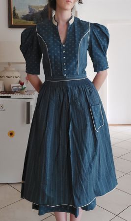 Antike Trachtenkleid