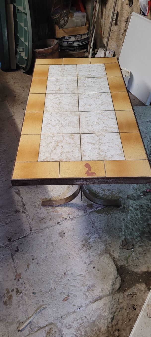 Tavoli: Table carrelage/fer – Usato da Rocourt venduto da PapyCH