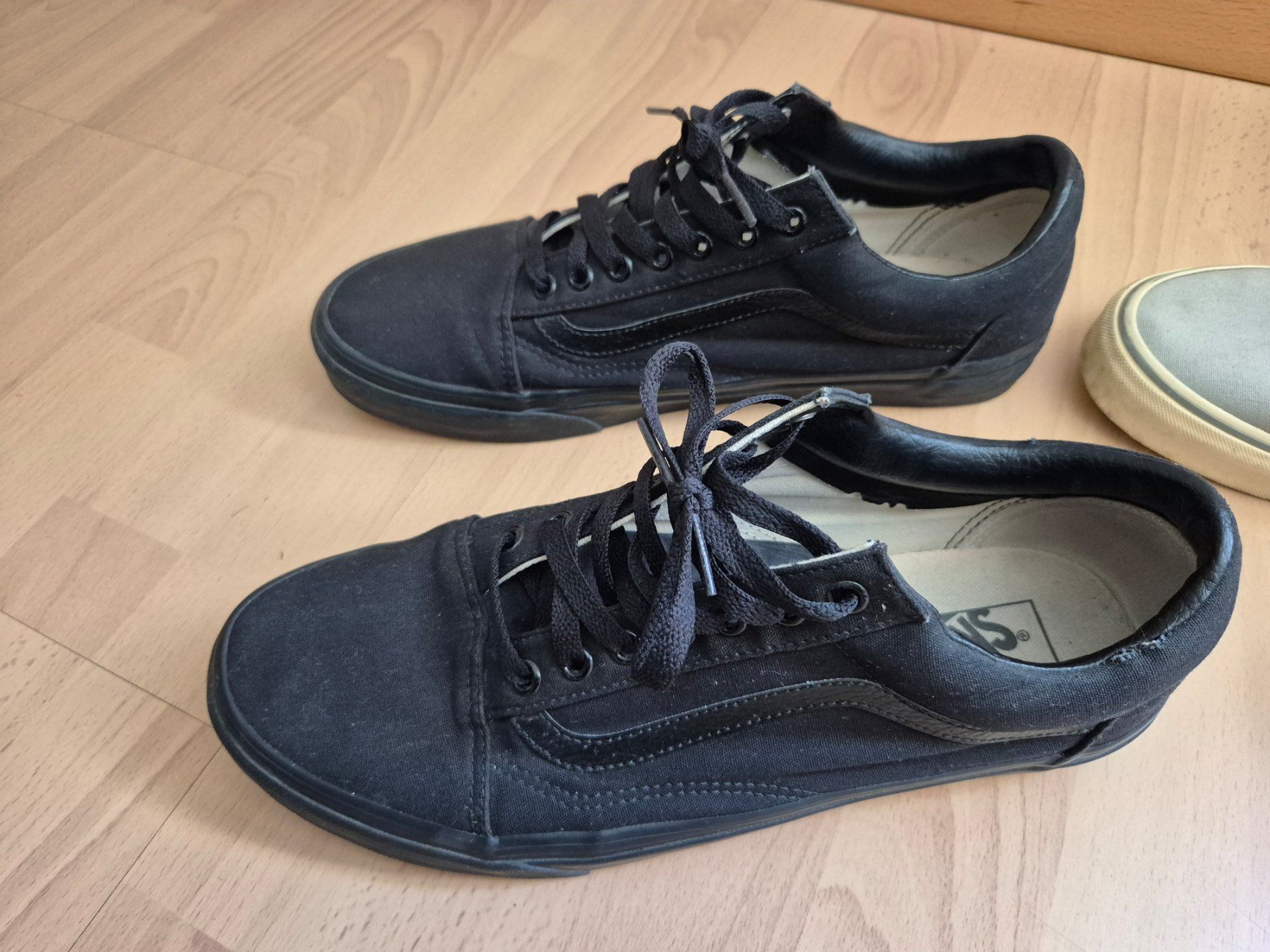 Vans Scarpe da uomo: Schuhe Sneaker Vans Old Skool Turnschuhe Gr. 45 – Usato da Schaffhausen venduto da pfanis09 4