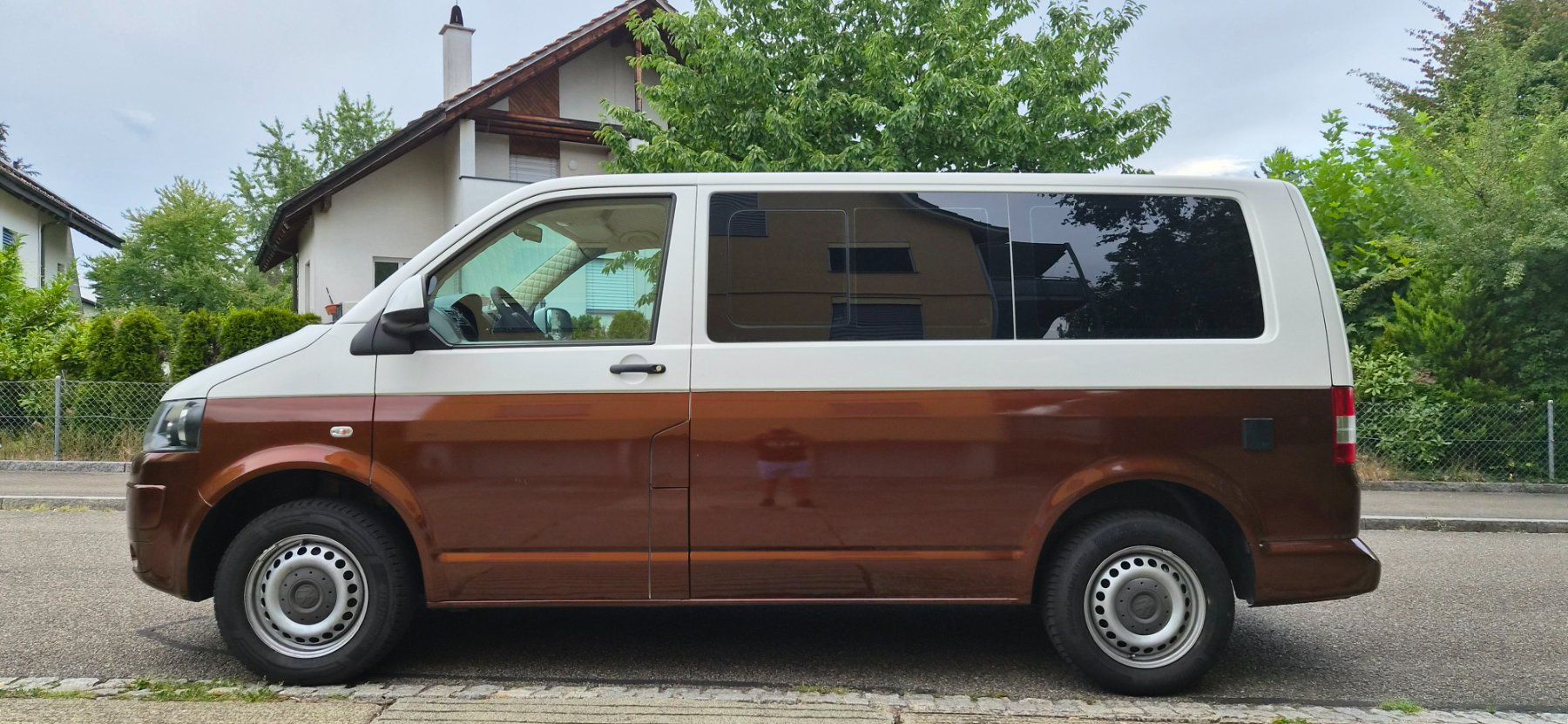 VW Véhicules de camping: VW T5 CAMPER ( 9 SITZ ) – D'occasion à Dietlikon par svajc80 2