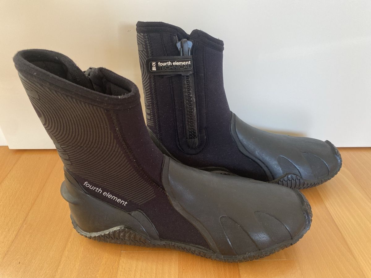 Chaussures hommes: Fourth Element Pelagic Boot Füsslinge, Gr. 44.5 – D'occasion à Bassersdorf par jeh99