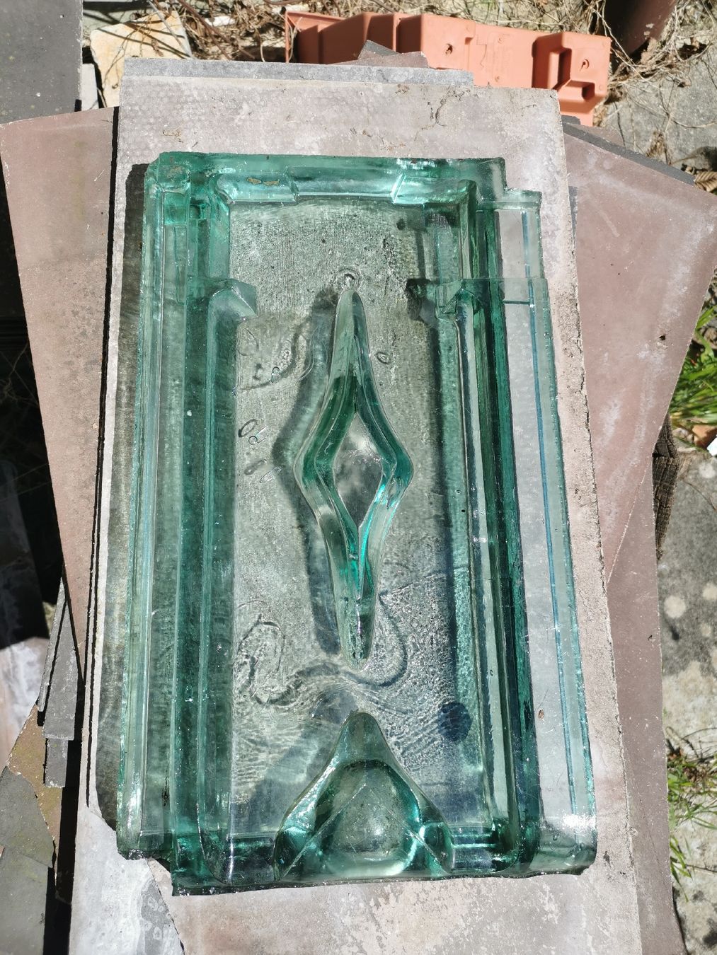 Steine & Dachziegeln: Herzmuldenziegel, Lichtziegel – Neu (gemäss Beschreibung) aus Küssnacht am Rigi von DB_Shop