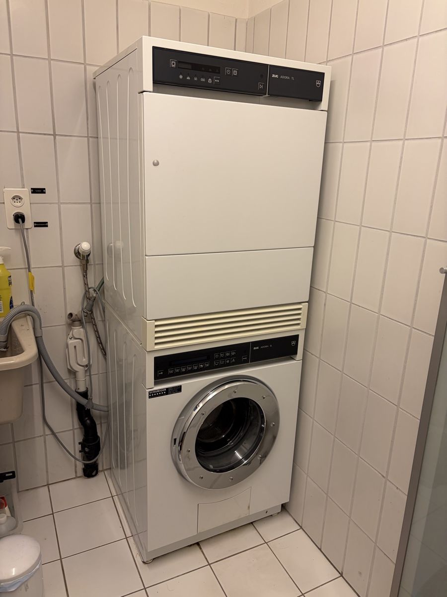 V-Zug Waschmaschinen: V-ZUG Adora SL Waschturm – Defekt aus Adliswil von laka77