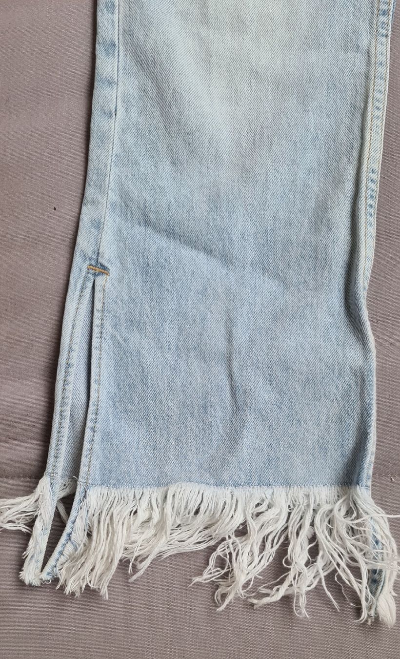 Zara Jeans: Jeans évasé et taille haute en coton – Usato da Genève venduto da Saleena 5
