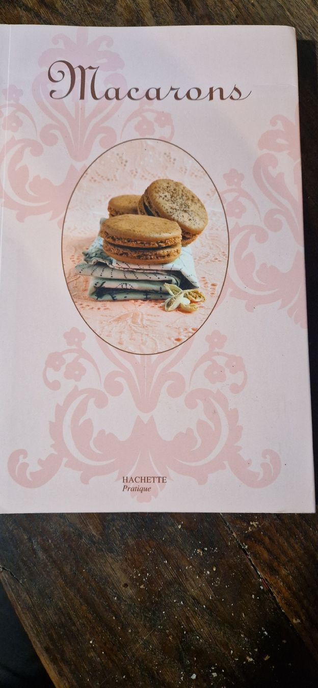 Libri: Livre de recettes Macarons Hachette - Pratique – Usato da Siviriez venduto da Livre1971