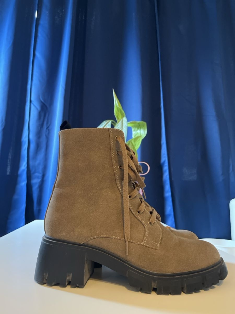 Chaussures femmes: Boots – Neuf (Voir description) à Kandersteg par s_ehr