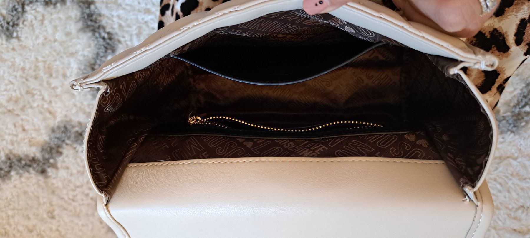 Moschino Borse da donna: Love Moschino Umhängetasche – Usato da Eisten venduto da _saskiia_ 2