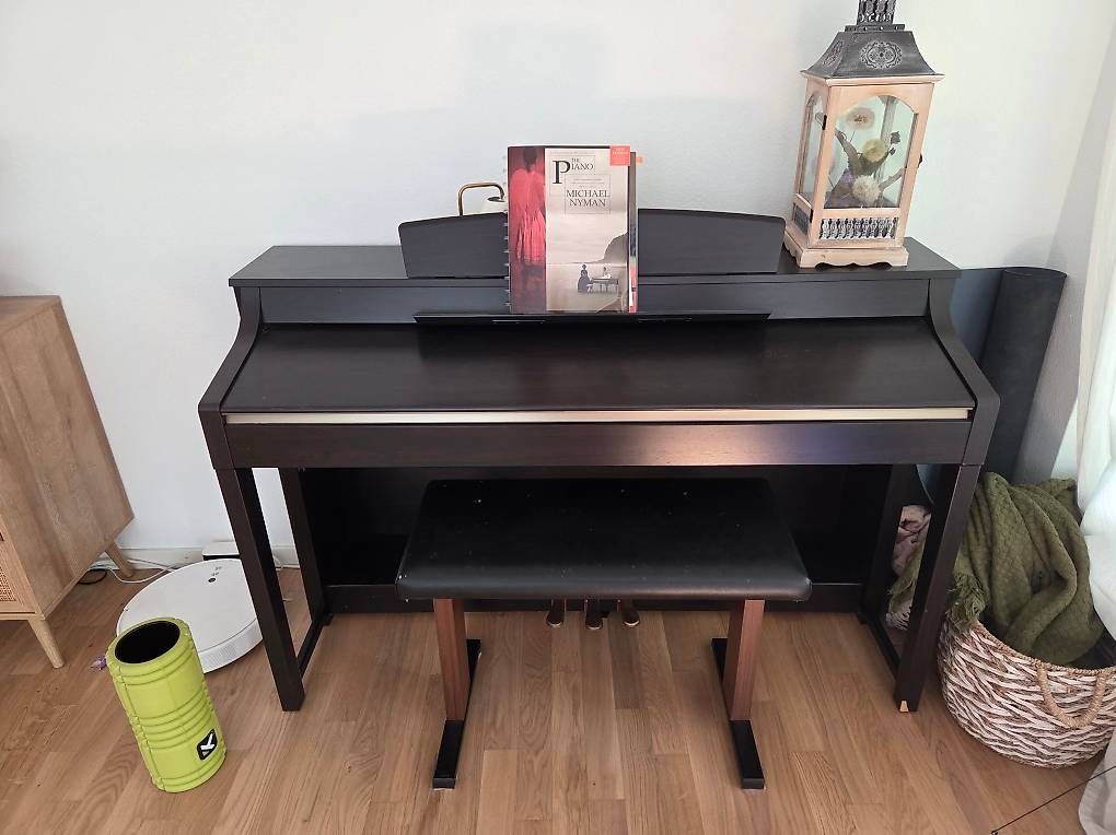 Yamaha Strumenti musicali: E-Piano Yamaha CLP370 Clavinova – Usato da Adliswil venduto da Zitronentee