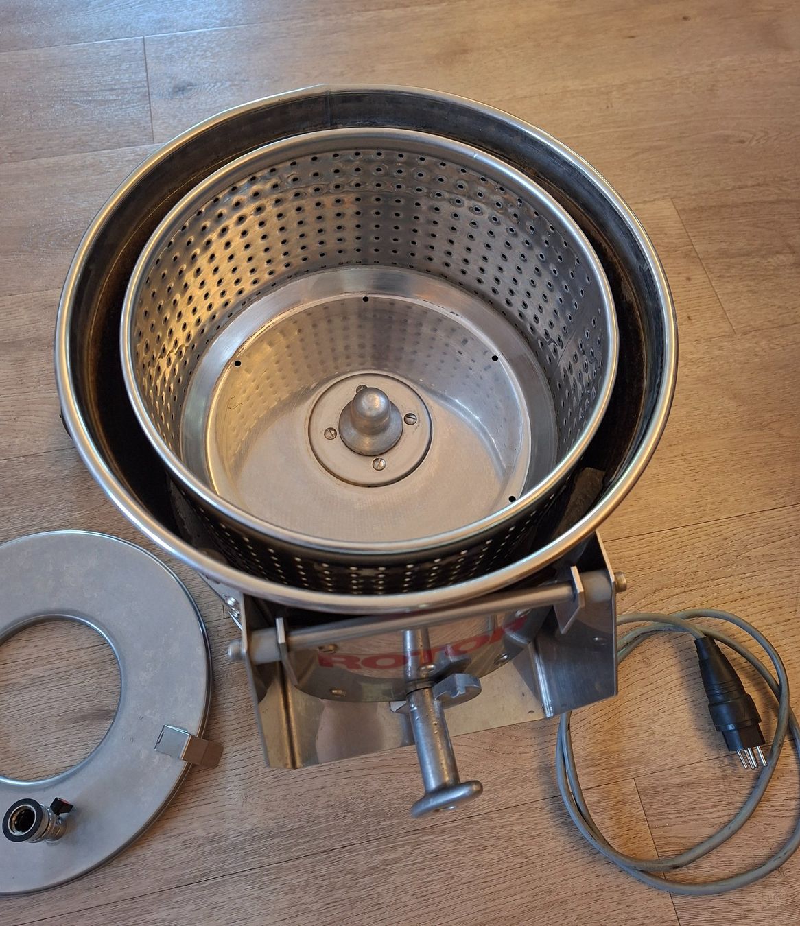 Elettrodomestici da cucina: Kartoffelschälmaschine – Usato da Oschwand venduto da Raphjon 2