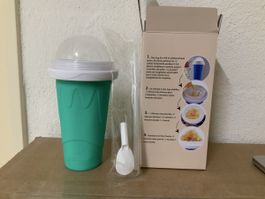 Slushy Maker Becher gruen neu ungebraucht Nr.10