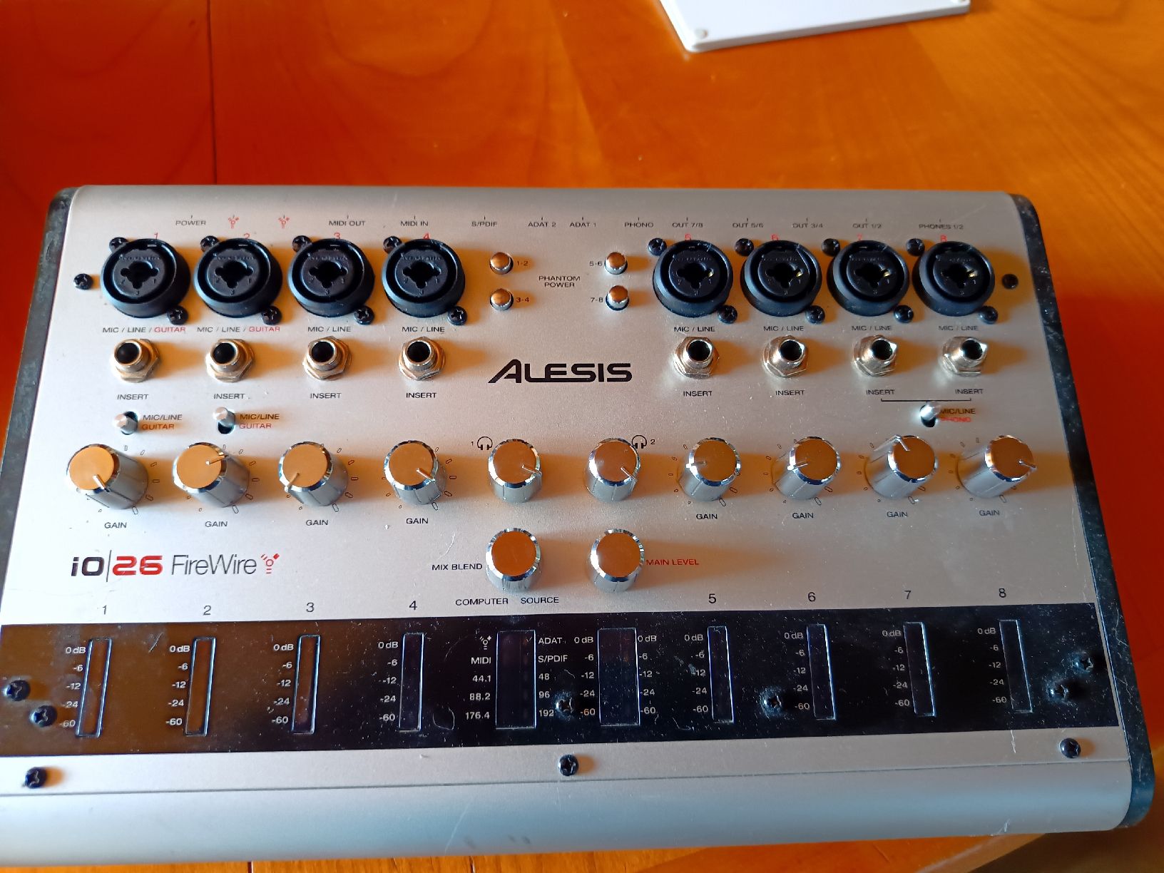 Alesis Attrezzatura per studi di registrazione: Alesis IO26 FireWire Audio Interface gebrauchter Zustand – Usato da Balterswil venduto da jean0502