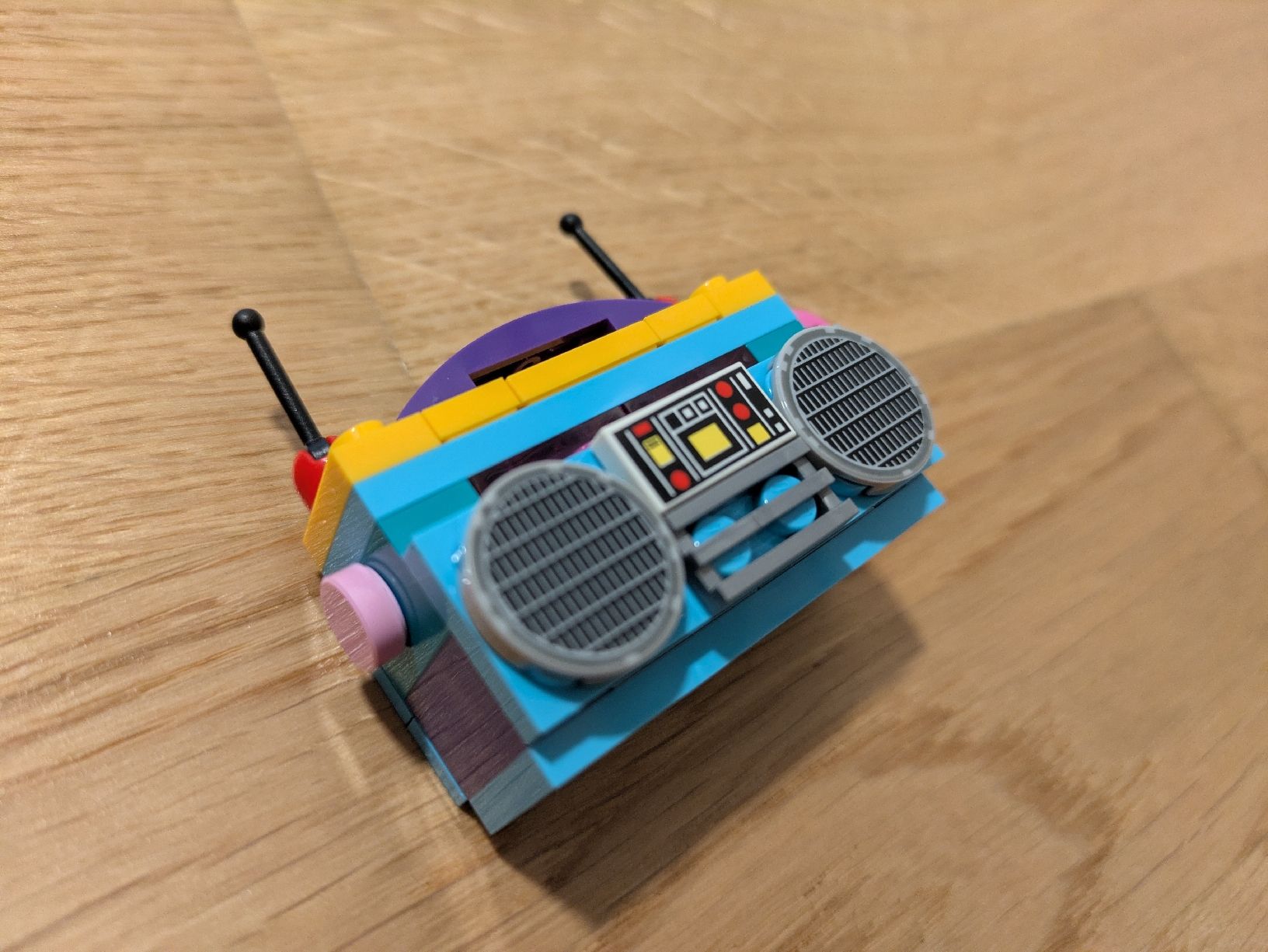 Lego Kit di costruzioni: LEGO Boom Box Mini – Nuovo (secondo la descrizione) da Zürich venduto da chukye 2