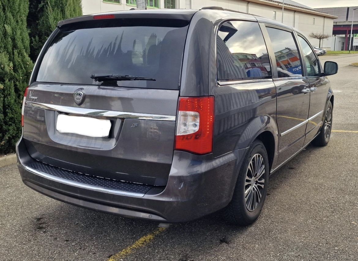Lancia Autos: Lancia Voyager – Defekt aus Romanshorn von Happy24 6