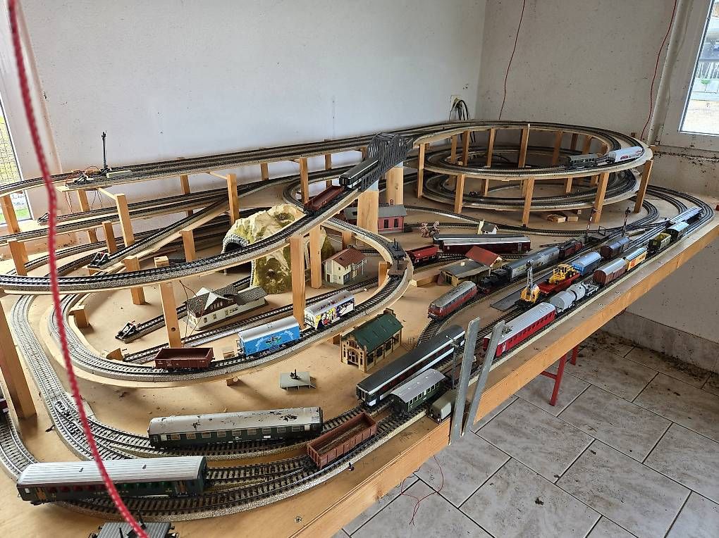 Märklin Modellini di ferrovie: Märklin Bahnanlage – Usato da Langrickenbach venduto da san_cj7p