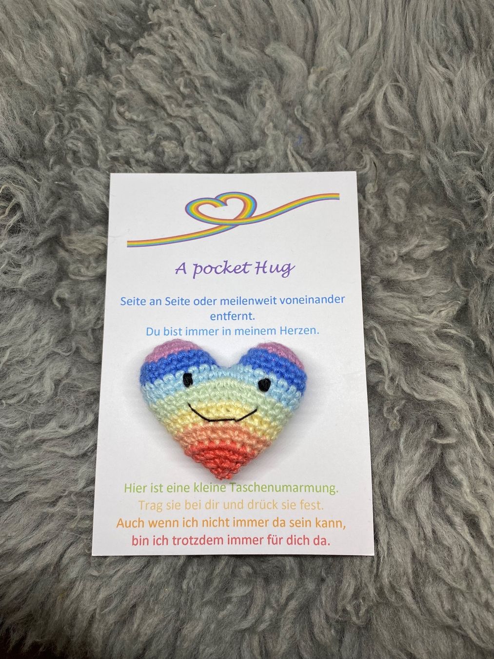 Cartoline: Pocket Hug – Nuovo e nell'imballaggio originale da St. Niklaus VS venduto da Wallis4ever