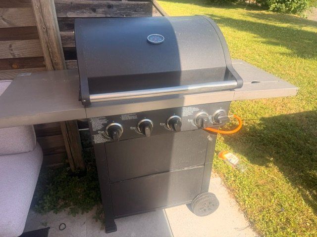 Grils: Gasgrill – D'occasion à Binningen par kij_7qxk