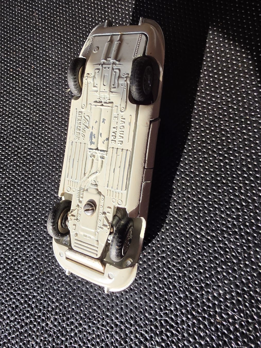 Jaguar Modellini d'auto: Modellauto Tekno Jaguar E-Type weiss gebrauchter Zustand – Usato da Mörigen venduto da Clio111 4