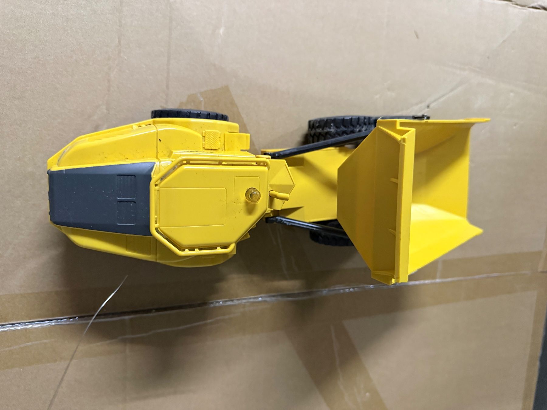 Volvo Camions-bennes: Bruder Volvo Dumper – D'occasion à Richterswil par Radious 1