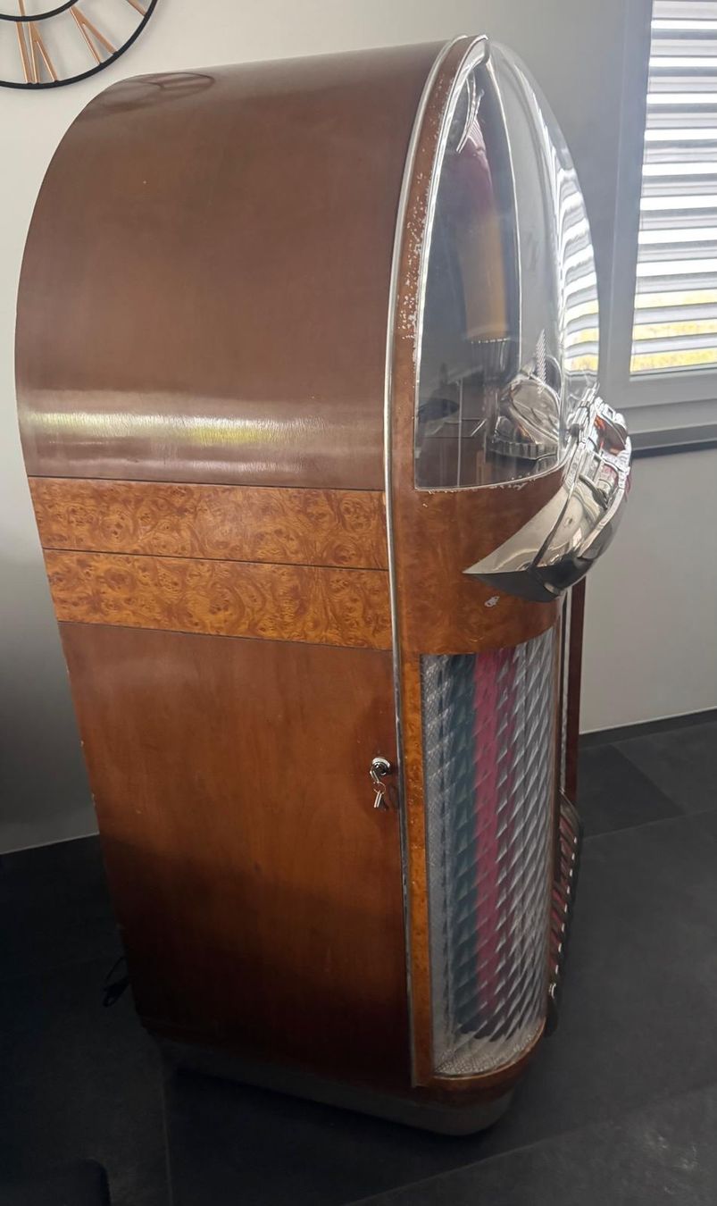 Wurlitzer Jukebox: Wurlitzer Jukebox Multi Selector Phonograph – Usato da Winterthur venduto da Mico9 4