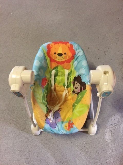 Wippen & Schaukeln: Elektrische Babyschaukel mit Musik – Gebraucht aus Emmen von Aribini
