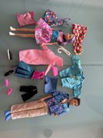 Barbie und Ken Puppen Set mit Kleidern gebraucht