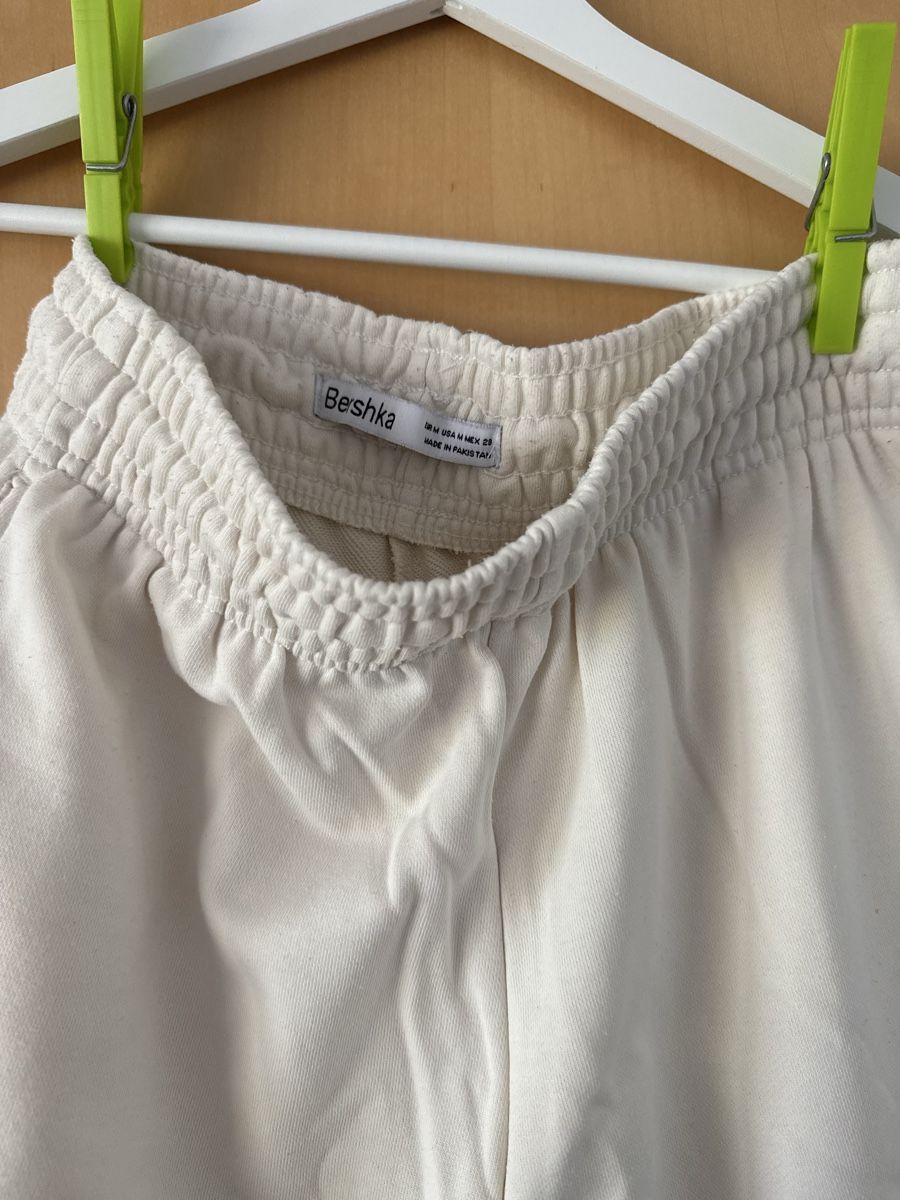 Bershka Pantalons: Kurze Stoffhose Damen – D'occasion à Wilen (Sarnen) par aninaschwab 1