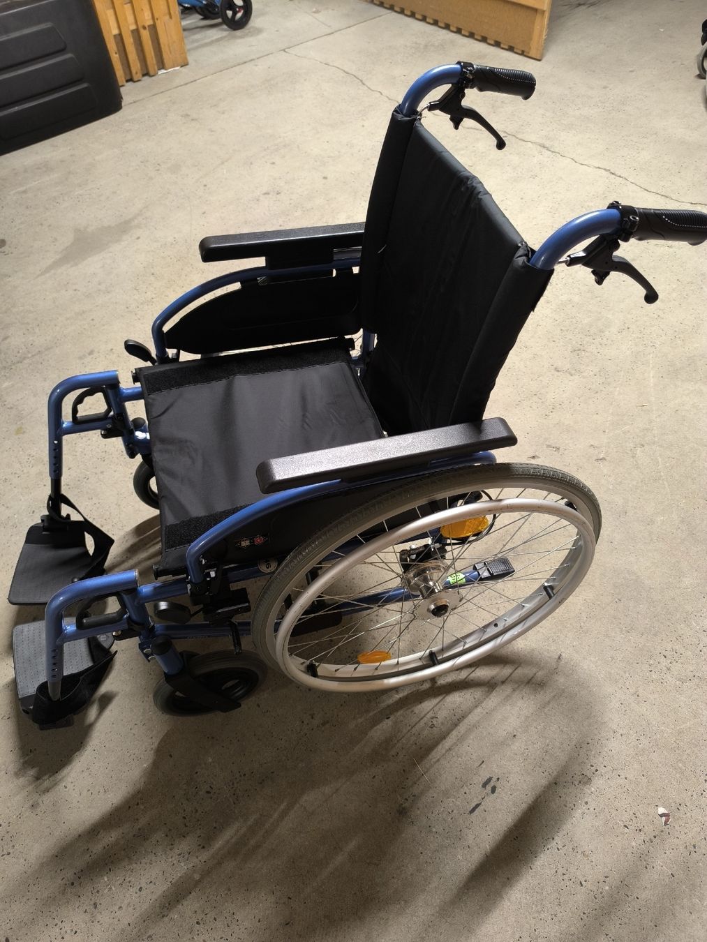 Rollstühle: Rollstuhl PyroStart+ Sitzbreite 46cm – Gebraucht aus Allschwil von BezoBezo 1