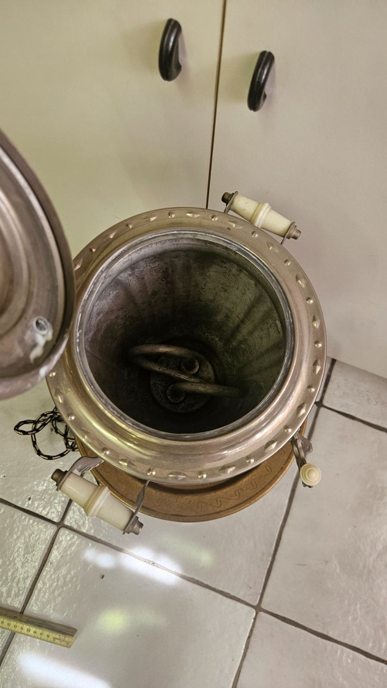 Teiere: Samovar elettrico con tavolino e vassoio – Usato da Melano venduto da H-Sara 2